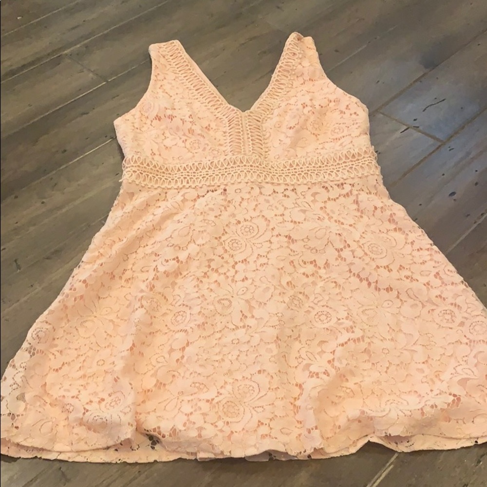 Brand new Francescas lace peach dress